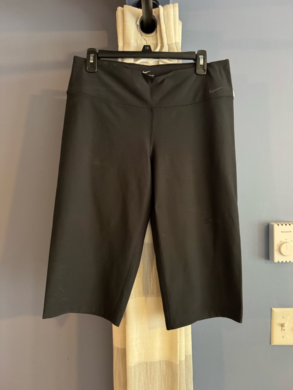 Nike Black Capri Performance Leggings